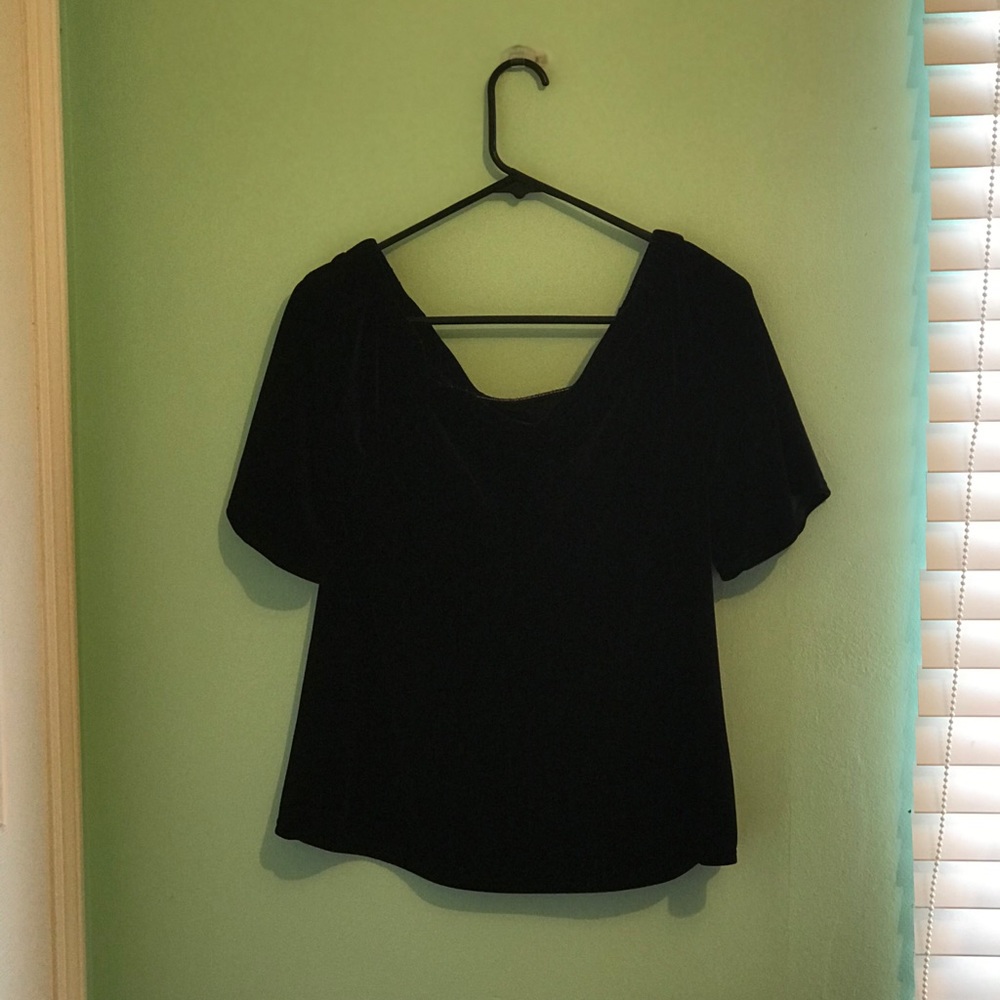 Off the shoulder top! 💜